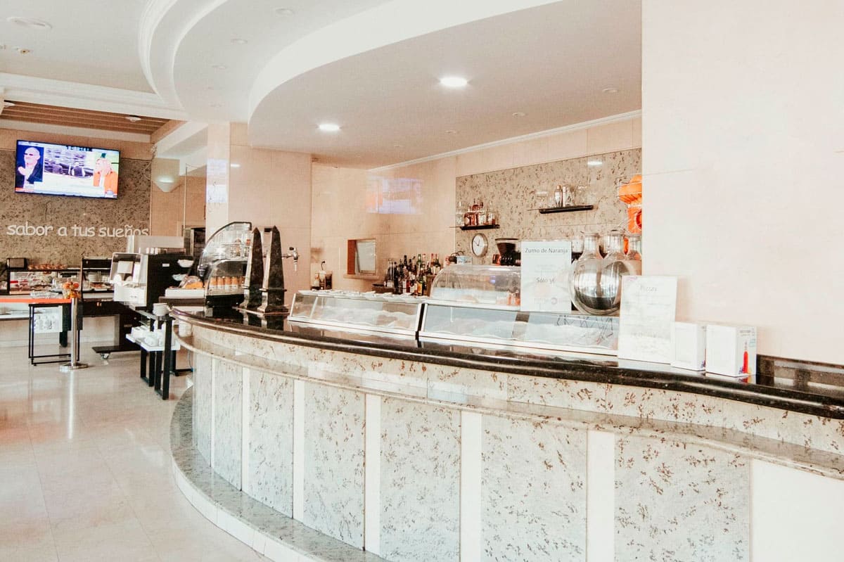 HADE_cafeteria2